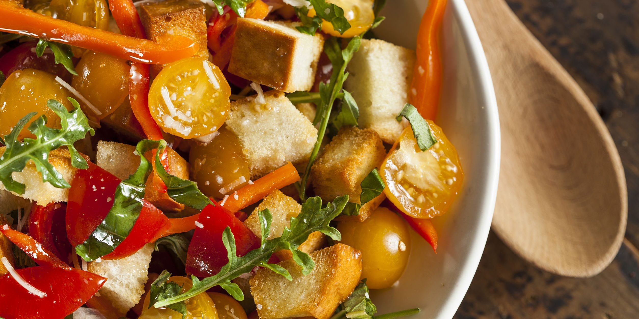 27069504 – traditional healthy panzanella salad with bread crumbs and veggies